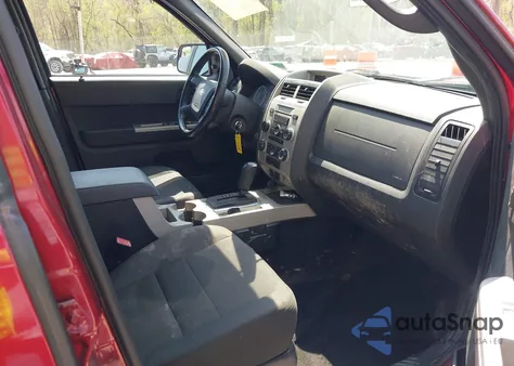 2012 Ford Escape Xlt z USA, uszkodzony, nr VIN 1FMCU9D75CKB27649